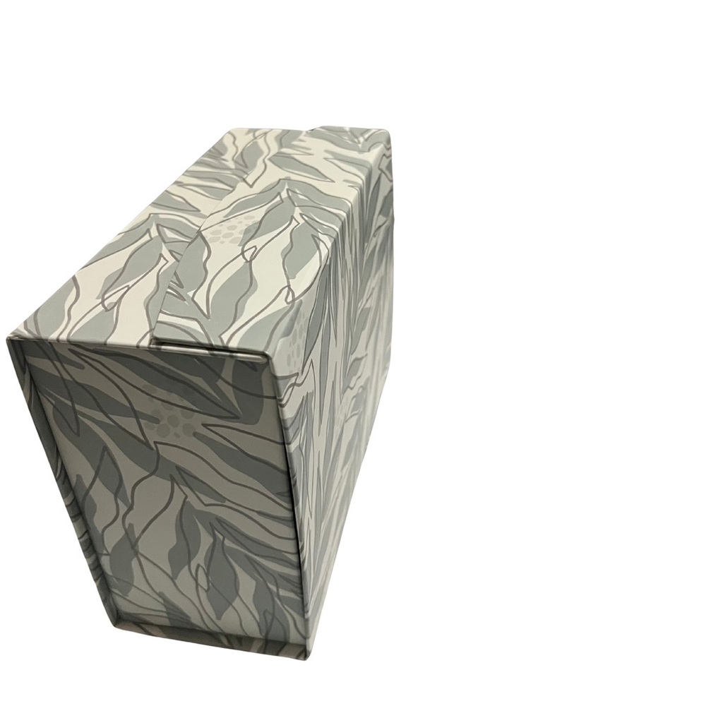The Spring Shop Leaf Design Box - Picture 3 of 5